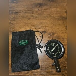 Slime Brand liquid filled tire Gauge. W/small bag